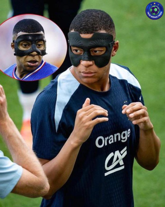 Kylian Mbappe đang gặp thách thức mới khi phải đổi mặt nạ bảo hộ