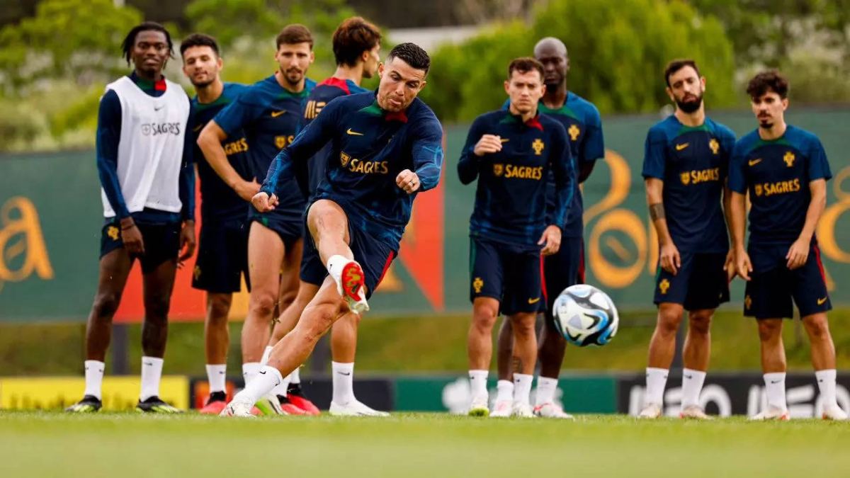 Ronaldo có nên dự bị khi Bồ Đào Nha đại chiến Pháp