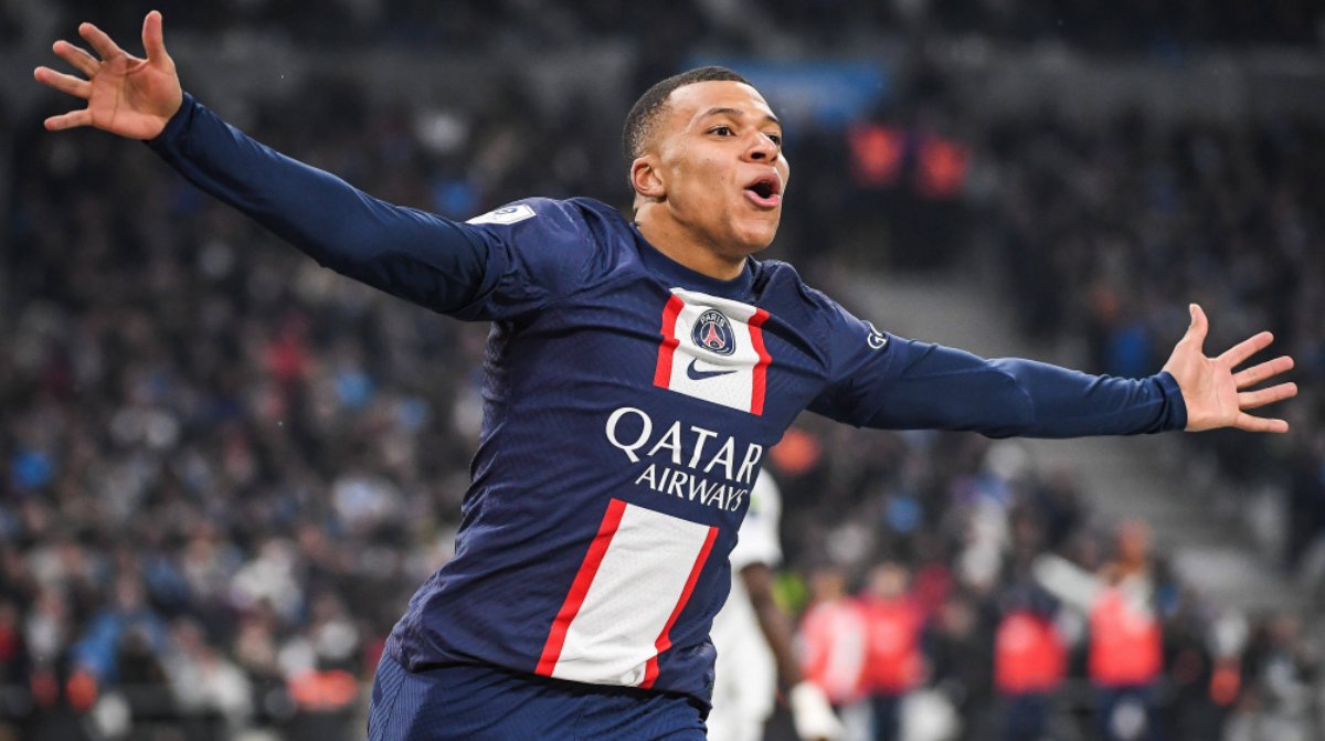 Ảnh Ronaldo và Mbappé